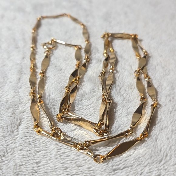 #368 GOLD tone necklace - Picture 4 of 5